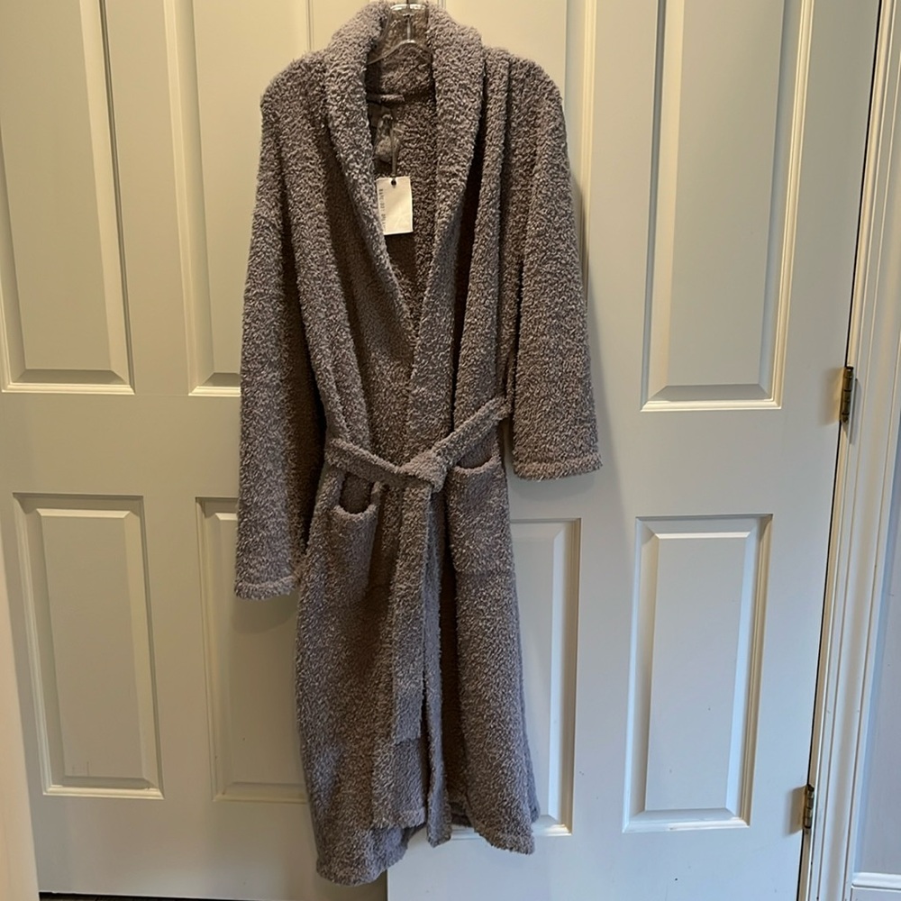 New with tags!  Ladies Barefoot Dreams robe. Size 2. Dove grey.